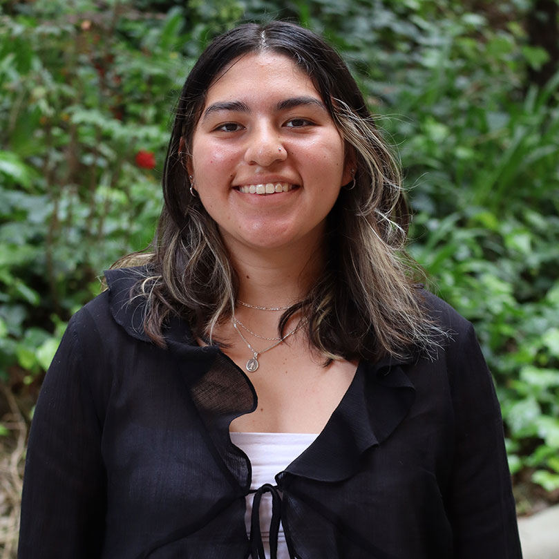 Claudia-Gonzalez Claudia-Gonzalez