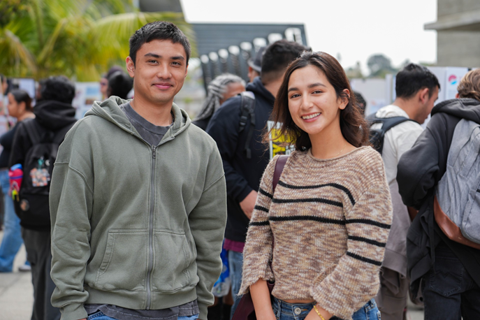 Students at trasnfer fair